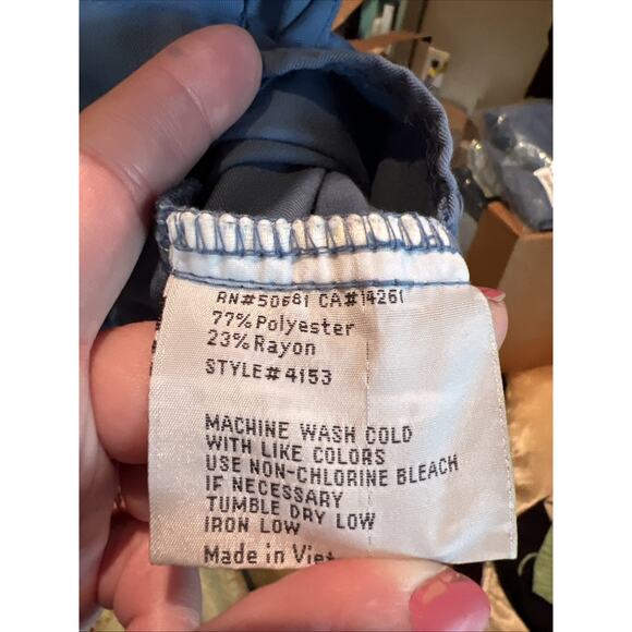 Grey's Anatomy Barco Mock Wrap Scrub Top 3 Pocket Ceil Blue Women's Medium - Picture 5 of 6